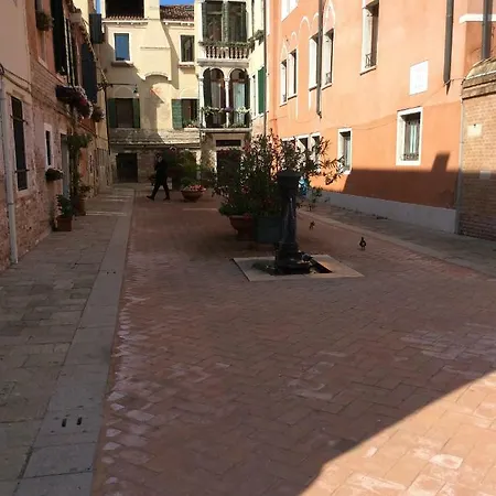 Luminoso Con Vista Canale Apartmán *