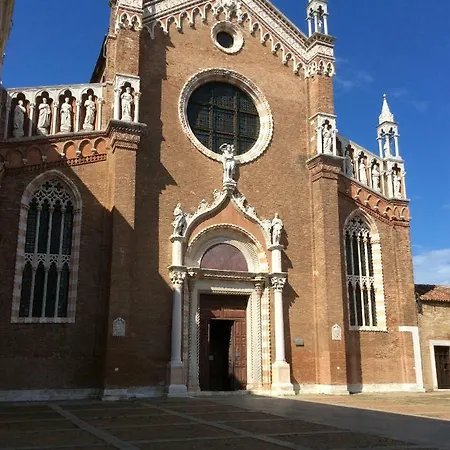 Luminoso Con Vista Canale Benátky